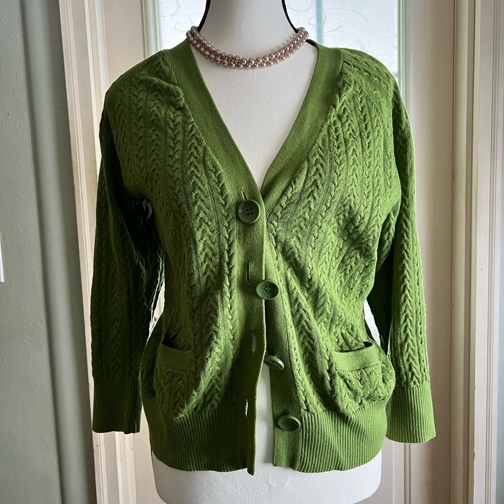 Talbots Pina Cotton button up v neck cardigan with two waist pockets size M.